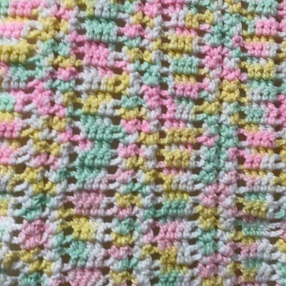 Beautifully stitched multi colored hand made crochet baby throw.‎ Sz 22” x 42” - Picture 4 of 7